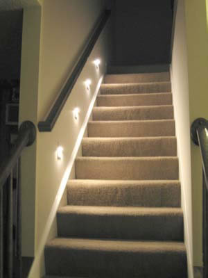 Stairs using LEDs and presence detection for energy saving